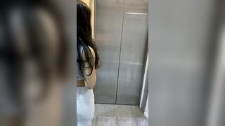Jasminx Flashing Her Tits In The Elevator Onlyfans Video