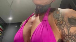 Rene_cambell Milf Showing Her Muscular Tits in Bikini Onlyfans Video