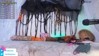 Mollyflwers Masturbating with Multiple Sex Toys in Live Stream Video