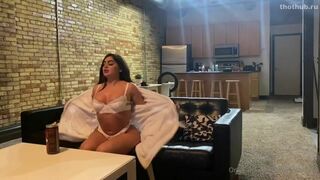 EmilyRinaudo Getting Juicy Pussy Fuck After Deeply Sucking Stranger's Cock Onlyfans Video