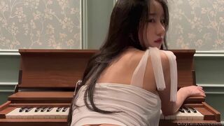 Eseoa Cute Asian Baby Showing Off her Amazing Booty in Multiple Ways Onlyfans Video