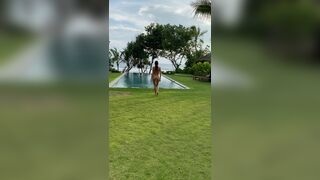 Katya Clover Going To Swim While Naked Onlyfans Video