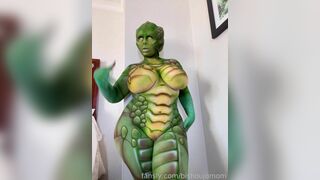 Bishoujomom Wearing Alien Cosplay Shaking Her Massive Butt Onlyfans Video