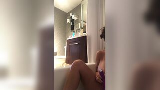 Ava Addams Having Orgasm While Rubbing Vibrator On Big Clit Video