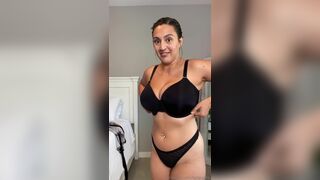 Tatievans Touching Big Boobs During Bra Try On Haul Leaked Onlyfans Video