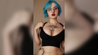 Lyra Crow Shaking Her Juicy Boobs And Teasing Fans Onlyfans Video