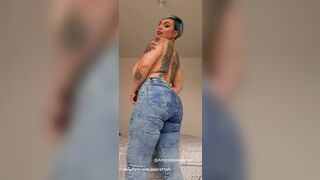 Amaretto Hammer Teasing Her Tits and Twerking on a Dildo in Lingerie Onlyfans Video
