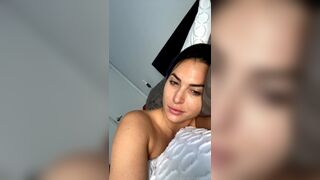Zahra Elise Shows Her Busty Ass And Teasing Onlyfans Video