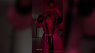 KimTylor Touching Tits With Oil And Teasing Busty Ass Leaked Onlyfans Video