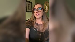 Lillias Right Showing Her Amazing Figure While Talking to Her Fans Video