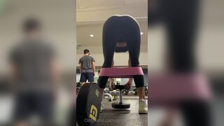 PrettyBitchMia Squatting In The Gym Wearing Tight Jean Teasing Onlyfans Video
