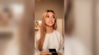 Prettybitchmia Showing her New Dildo and Licks it a Bit Onlyfans Video
