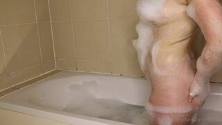 Snowy ASMR Nude Soapy Bath Video Leaked
