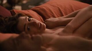 Sexy Anne Hathaway nude – Love and Other Drugs (2010)