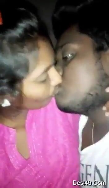 Madrasi Video Xxx - Tamil girl sucks Madrasi in her mouth after smooching sexy kissing Indian  Video - ViralPornhub.com