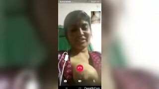Sister-in-law showed boobs on video call, boy hit her fist
 Indian Video