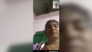 Sister-in-law showed boobs on video call, boy hit her fist
 Indian Video