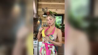 Sara Underwood Banana Sucking Video
