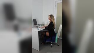 Marie Dee Office Squirt Video