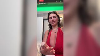 Colleen Sheehan Titkok Model Getting Nude Boobs Slipped On Live Show Video