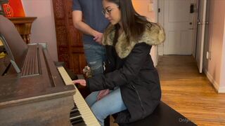 itsxlilix  Gorgeous bubble butt teen fucked by piano teacher