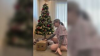 Jenbretty Naughty PAWG Bouncing on a Dildo in Christmas Day Video