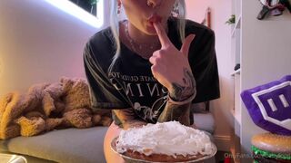 Babyfooji Puts Icing On Juicy Nipples And Big Ass While Teasing Onlyfans Video