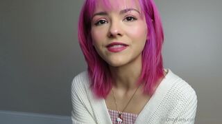 Fulltime Crybaby Pink Hair Beauty Talks to her Fans Onlyfans Video