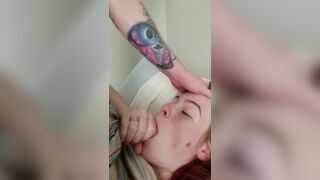 Redhead girlfriend fucking in mouth after waking up in the morning