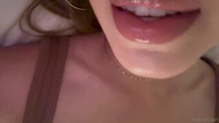 That1iggirl Teases Her Juicy Nipples While Dirty Talking Leaked Video