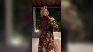 Pretty_potatoo Short Hair Blonde Strip Teasing in Night Dress Onlyfans Video