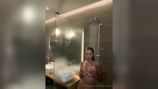 Cecilia Rose Playing And Dancing In The Shower $50.99 Onlyfans Video