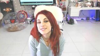 nakedbarbiedoll Takes off her Pants and Showing off her Juicy Pussy in Live Stream Video
