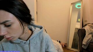 Hotfallingdevil Shows her Curvy Tits and Juicy Pussy While Naked in Live Video