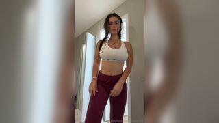 Colleen Sheehan After Shower Trying Her New Tight Jeans And Top Onlyfans Video