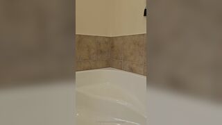Maddawgmadii Petite Blonde Vibrates her Pussy and Teasing it with Water While Naked in Bathtub Onlyfans Video