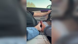 Keepingupwithkayla Giving Footjob To Juicy Duck While He Is Driving Onlyfans Video
