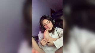 Adestoesx Removing Her Socks And Teasing Clean Feet While Licking Toes Onlyfans Video