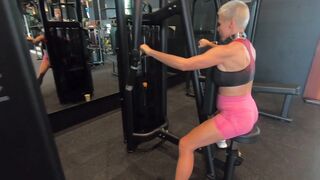 Nadya Basinger FBB With Amazing Figure Teasing In The Gym Video