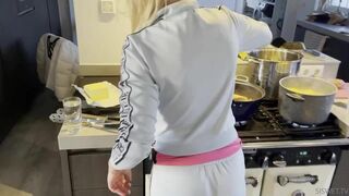 Siswet19 Gets Creampied In The Kitchen While Cooking
