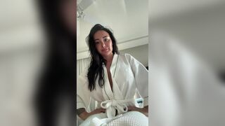 Bbydre1111 In Robe Flashing Her Pussy And Teasing Her Hot Body Leaked Video