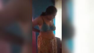 Aunty gave blowjob to uncle after taking off salwar tights
 Indian Video