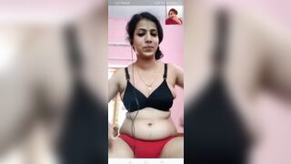 The girl showed her beautiful tits by taking off her black bra on a video call
 Indian Video