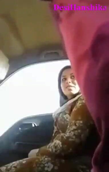 Pakistani Girl In Car Sex Videos - Pakistani aunty was sucked cock in the car by a college student Indian Video  - ViralPornhub.com