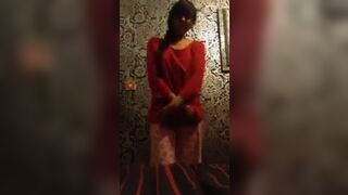 Glasses girl took off her pajamas t-shirt at night, completely naked and caressing her pussy
 Indian Video