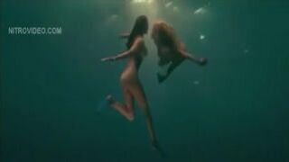 Gorgeous  Celeb Kelly Brook Naked And Wet In Piranha 3d Sextape Scene