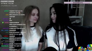 Top Russian Teens Make Out For Big Donations On Twitch