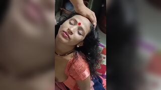 Bindi on the forehead, mangalsutra around the neck, after fucking the wife, dropped goods on the face
 Indian Video Tape