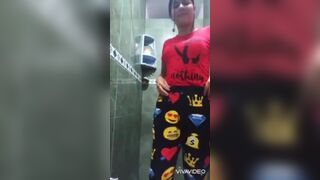 The girl masturbated standing in the bathroom before taking a bath
 Indian Video Tape