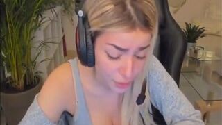 Gorgeous HelenaLive Naked Twitch Livestreamer Video Tape Leaked! – Famous Internet Girls